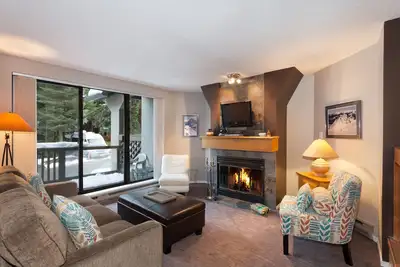 Image de Une chambre avec espace, confort et emplacement à 150 mètres des remontées mécaniques et du village.
