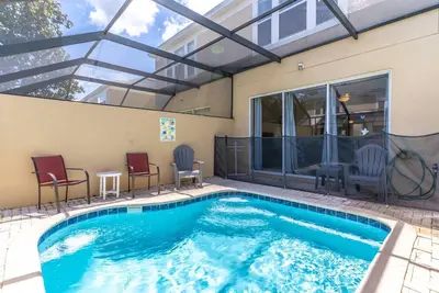 Image de Star Wars Disney est ouvert, Réservez maintenant! Maison de ville récemment rénovée à Windsor Hills avec piscine
