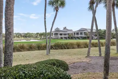 Image de Prime Golf 3 Bedroom Villa - Promenade rapide à la plage
