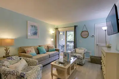 Image de Condo au premier étage - À quelques pas de la plage, Coligny Plaza!