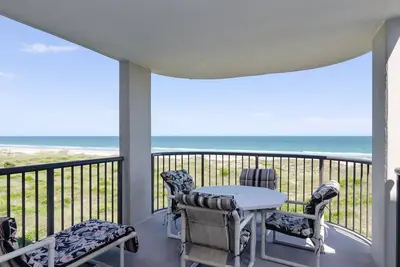 Image de Luxueux condo en bord de mer avec vue imprenable sur l'extrémité nord