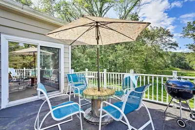 Image de Wawayanda House sur 62 acres - Cheminées multiples!