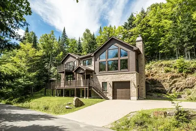 Image de Chalet Manitonga | Maison de luxe de 5 chambres | Jacuzzi et Sauna Intérieur