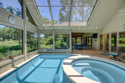 Image de Nouveau sur le marché! Piscine privée, vue sur le golf, vélos gratuits, près de la plage.
