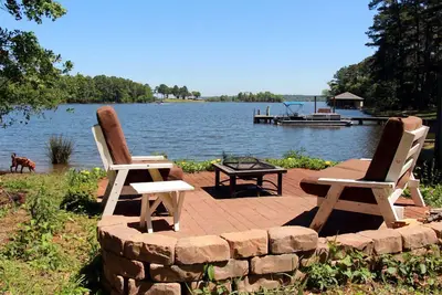 Image de Frankston Home w / Deck et pêche sur le lac Palestine!