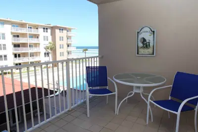 Image de Surfez dans ce condo Cute 2bed \/ 2ba! Vue sur l'oc����an! No drive Beach à Nsb