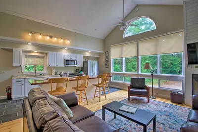 Image de North Conway Home w \/ Loft - 3 minutes du centre-ville!