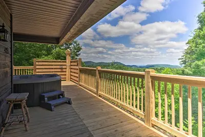 Cabine remodelée avec un nouveau pont - 9 km de Gatlinburg!