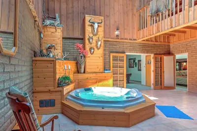Image de Spacieux Alto House sur 8 hectares privés w \/ Hot Tub!
