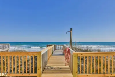 Image de M & M Candy - Majestic Oceanfront View, Spacious Deck, Pet Friendly, Near Shops