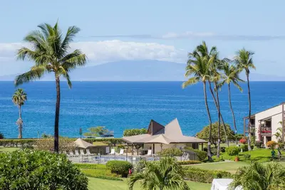 Image de # 206 Condo au deuxième étage, accès facile à la meilleure plage de Maui!
