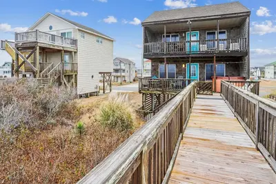 Image de Oceanfront Populaire W \/ Grandes Vues, 4 Chambres, Baignoire, Wifi Et Dune-Top Pont
