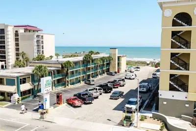 Image de Condo de luxe 4 chambres au centre-ville de Myrtle Beach!