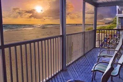 Image de Gulf Beach Walk Out Piscine chauffée WiFi gratuit et chariot Grands couchers de soleil, une trouvaille rare!