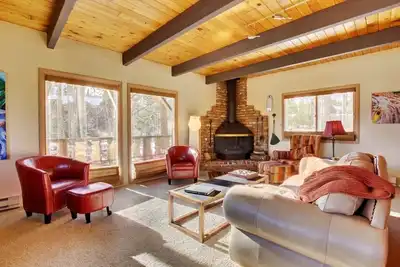 Image de 3br Maison Breck w / Deck, Mtn. Vues et emplacement imbattable!