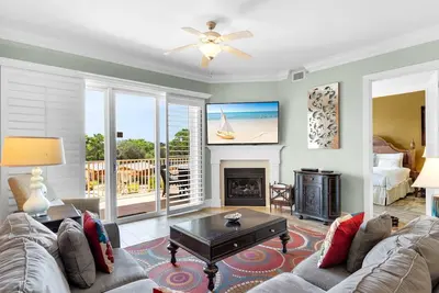 Image de Détente 3 Br Condo sur le lac Dune avec accès à des kayaks gratuits