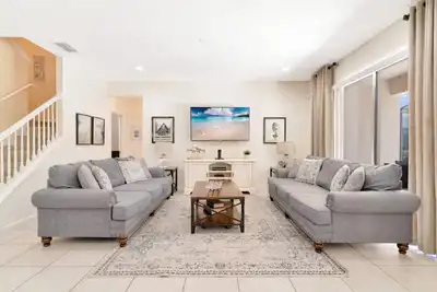 Image de Réservez pour l'automne maintenant! Superbe villa à thème avec piscine dans le magnifique complexe de Solterra