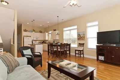 Image de duplex haut de gamme superbe emplacement central sur Pleasure Island