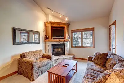 Image de Parfait emplacement Breckenridge sur la montagne! Accès au spa, 9 personnes, garage chauffé!