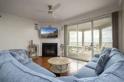 Image de Profitez du nouveau bâtiment de condominiums de luxe sur la promenade