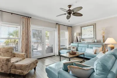 Image de Magnifiquement décoré! Vues sur le golfe et service de plage saisonnier gratuit! !