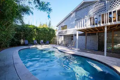 Image de Nouvelle location! 4ème rangée Ocean, 4 Bd, Dog Friendly, Piscine privée chauffée! Engoulevent