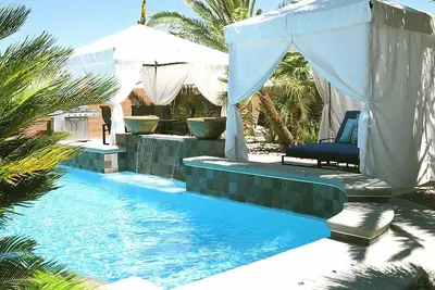 Image de «The Key West» Las Vegas House w / Private Pool!