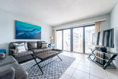 Image de Incroyable nouveau condo @ Top Resort! Vues sur la plage \/ l'océan!