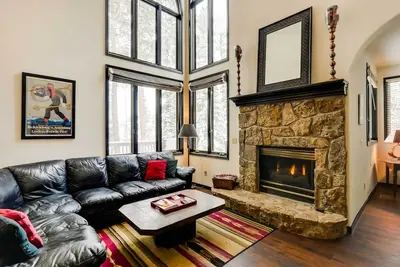 Image de Breckenridge Home Avec Bain à Remous et Navette de ski Gratuite!
