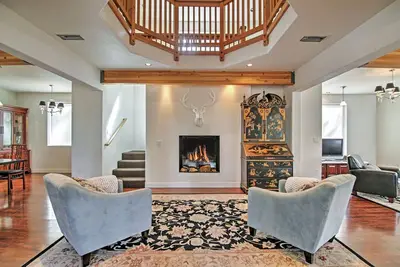 Image de Villa w / 2 Master Suites - 5 minutes du lac Tahoe!