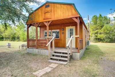 Image de Plantersville Cabin sur 50 acres w / étang de pêche!