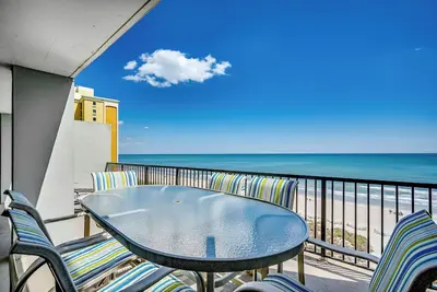 Image de Oceanfront Luxury 3 Bedroom 2 Bathroom Top Floor Penthouse w / balcon énorme!