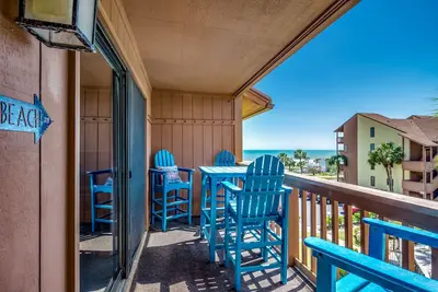Image de Grand 3 chambres 2 salles de bain piscine / cour vue Condo - Anchorage Rentals