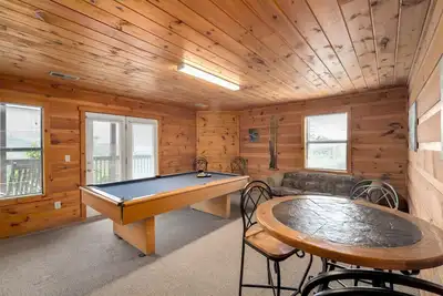 Image de Grande cabine avec 3 terrasses couvertes, bain à remous, baignoires à jets et laissez-passer gratuits pour les attractions locales
