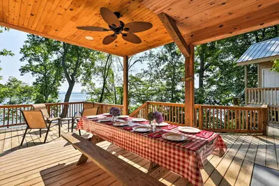 Image de Lakefront Rutledge Cabin avec foyer et quai privé