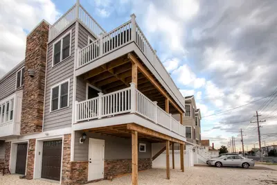 Image de Lbi Apt récemment rénové avec terrasse sur le bloc de plage