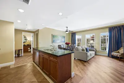 Image de Lake Las Vegas 2 chambres (lit king size et 2 lits jumeaux) et 2 salles de bain au lac