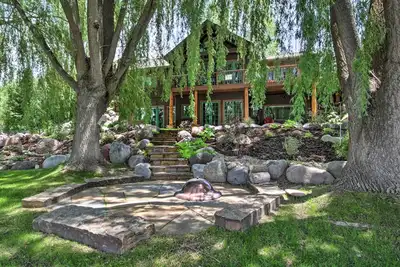 Image de «River's Edge» 6br Glenwood Home avec bain à remous privé
