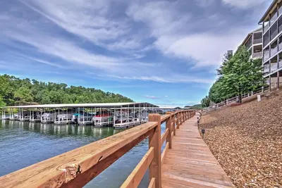 Image de 4br Osage Beach Condo w / Lakefront Decks!