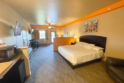 Image de Chambres d'hôtel spacieuses situées au Spring Brook Resort | Vue imprenable sur le parcours de golf