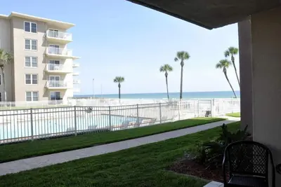 Image de La plage de No-Drive se trouve à quelques pas de ce premier étage 2\/2
