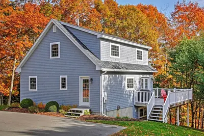 Image de Sandy Point Home w \/ Wraparound Deck - Promenade Ă la plage