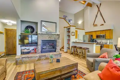 Image de Fabuleux condo rénové - Accès skis aux pieds!