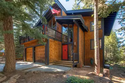 Image de Cabine Truckee expansive avec terrasse et équipements de villégiature!