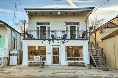 Image de Uptown Nola 2br Apt sur Magazine St. w / Backyard!