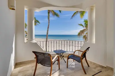 Los Cabos Resort Condo sur la célèbre plage de Costa Azul!