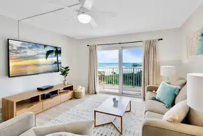Image de Réveillez-vous à la vue penthouse! Sur la plage avec accès à la plage privée, à quelques pas de la jetée!