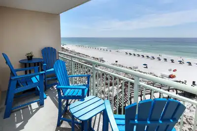 Image de Pelican Isle 502: front de mer confortable - WiFi, cuisine complète, piscine, service de plage