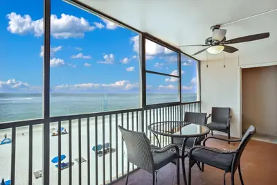Image de Villa Madeira 505 Beach / Pool / Vue magnifique / Mise à jour -walk to Johns Pass!