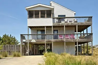 Image de Situé à 300 pieds de la plage, 4 réserves de biosphère, l'océan et phare Vues, ​​Dog Friendly